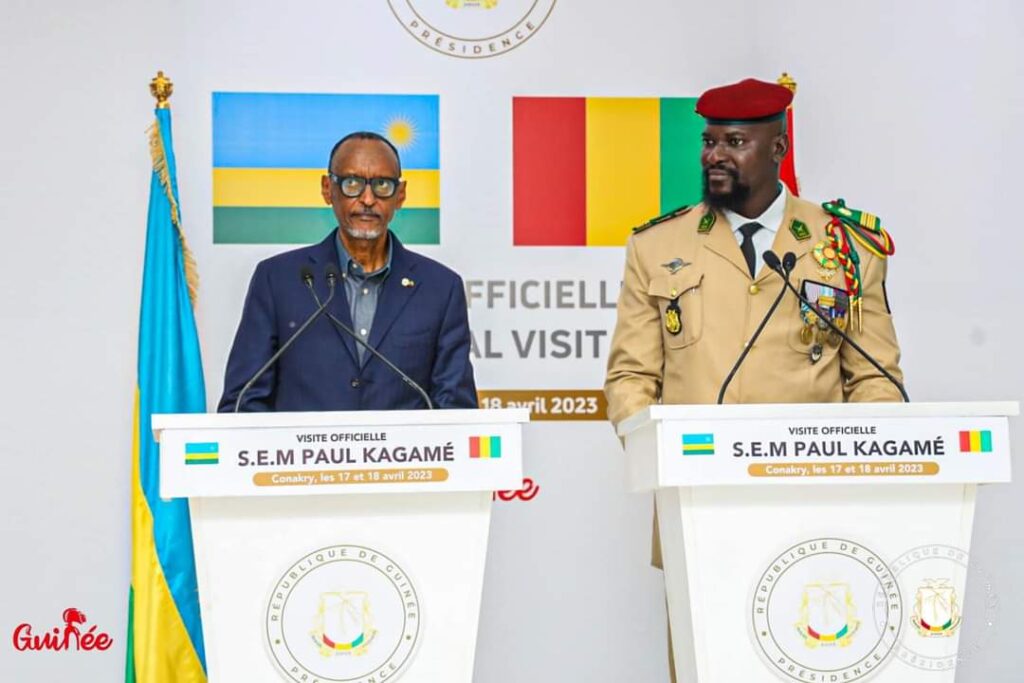 Coopération Guinée – Rwanda  : Paul Kagamé reçu par Mamadi Doumbouya à Conakry.