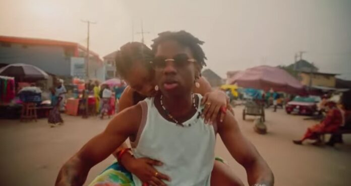 Rema ft Popcaan Numba : connexion Lagos Kingston (clip vidéo)
