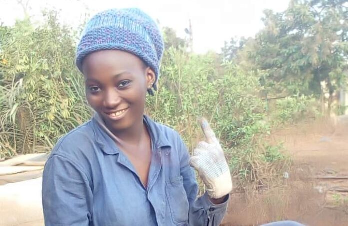 Journée Internationale des Femmes : à la rencontre de Saran Condé élève & électricienne