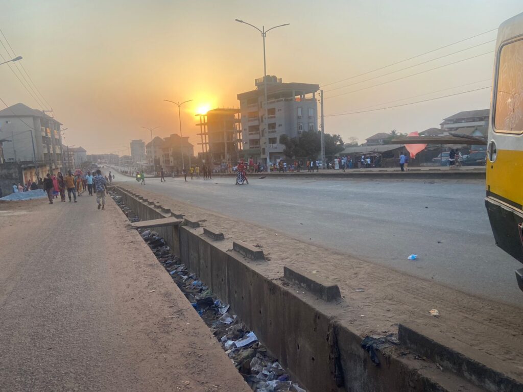 Guinée/ Axe Sonfonia – Cimenterie : circulation perturbée par des jeunes (photos)