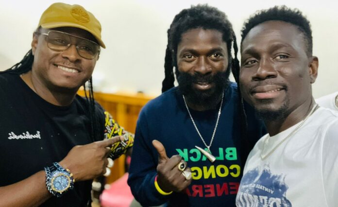 Takana & Awadi conjuguent la paix sous la médiation d' Abdou Mbaye.