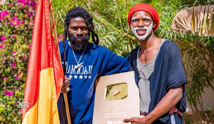 Hakim & Takana : les 2 célébrités heureuses de se rencontrer