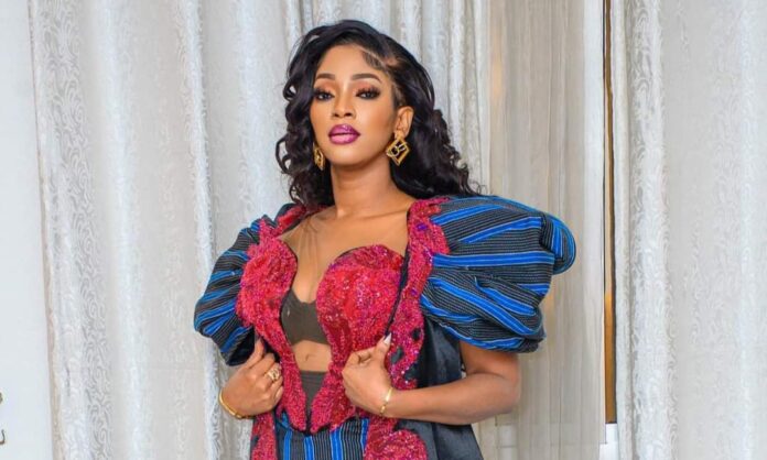 Djely Kaba Bintou charme son public avec « Diva » un Ep de 7 titres