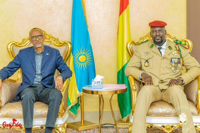 Coopération Guinée – Rwanda : Paul Kagamé reçu par Mamadi Doumbouya à Conakry.