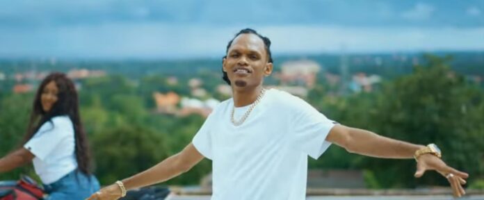 L’ambiance festive de Kawzin dans le clip « Boungodji ».