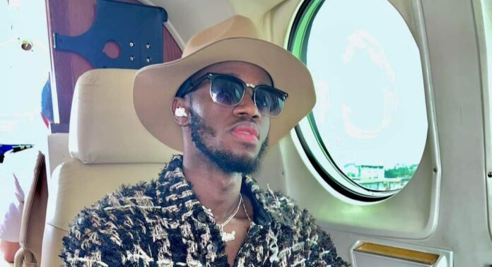 Saifond voyage à Labé à bord d’un jet privé pour son concert.
