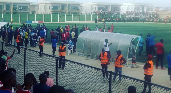 Ligue 1 Guinéenne : le choc entre Hafia vs Horoya se solde par un match nul et des tensions.