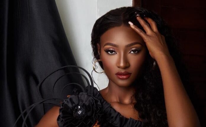 Miss Monde officialise Makia Bamba comme candidate de la Guinée.