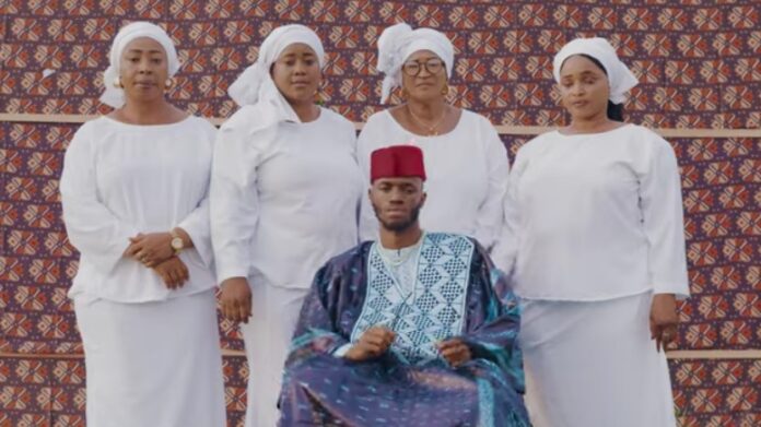 Le chagrin d’amour chanté par Saifond dans son clip « Fenanilan ».
