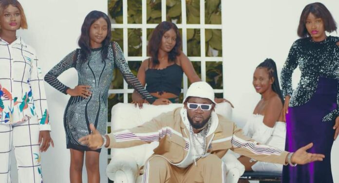 Araphan Dj nous invite dans sa galaxie avec le clip « Aibha Kessoun »