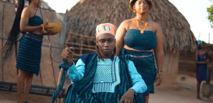 A2 Di revendique « sa fierté Peule » dans le clip Boy Poulo