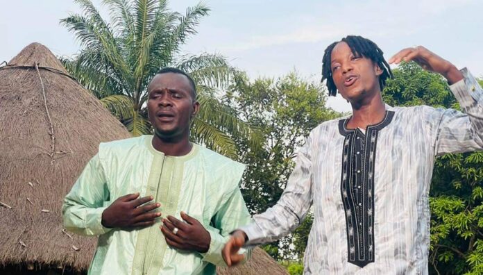 Junior Barry a invité Habib Fatako pour glorifier « l’amour du mère » dans le clip « Nènè ».