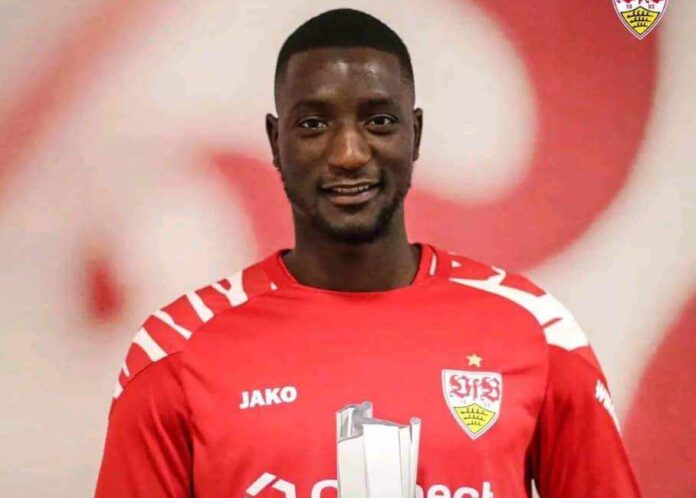 Guirassy a gagné son 1e trophée en Bundesliga.