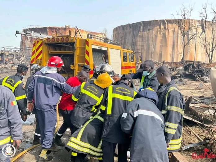 Incendie au dépôt d'hydrocarbures de Kaloum : le bilan provisoire à la mi-journée.