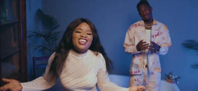 Amina ft Koury « Ça c’est du Goumin »  découvrez le clip vidéo.