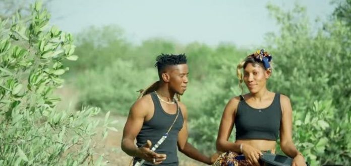 Negus chante pour sa chérie dans son clip « Serri Koko ».